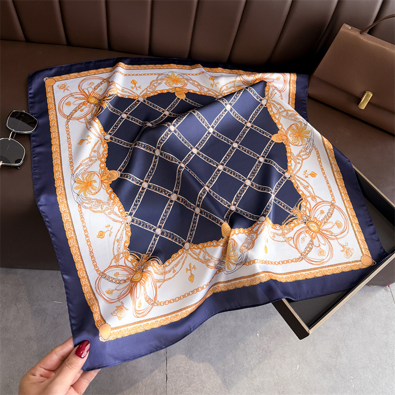 ブルークラシックチェーンプリントスクエアシルクスカーフ女性カ - Scarf Silk Square のレビューと価格